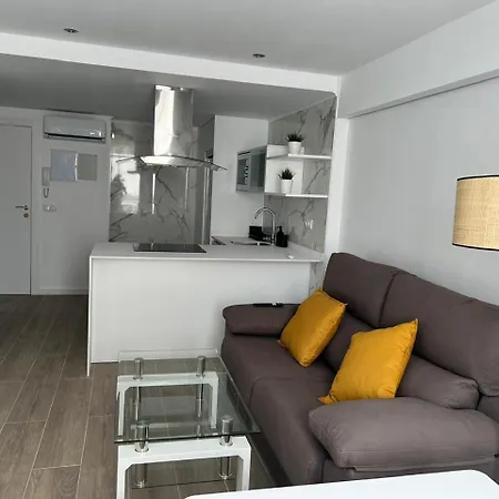 Moderno Con Piscina Y Bicicletas Gratis Benidorm