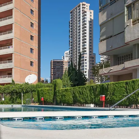 Moderno Con Piscina Y Bicicletas Gratis